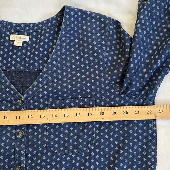 J Jill Chambray Blue Denim Longsleeve Diamond Button Down Tunic Top Women’s M - Picture 8 of 11